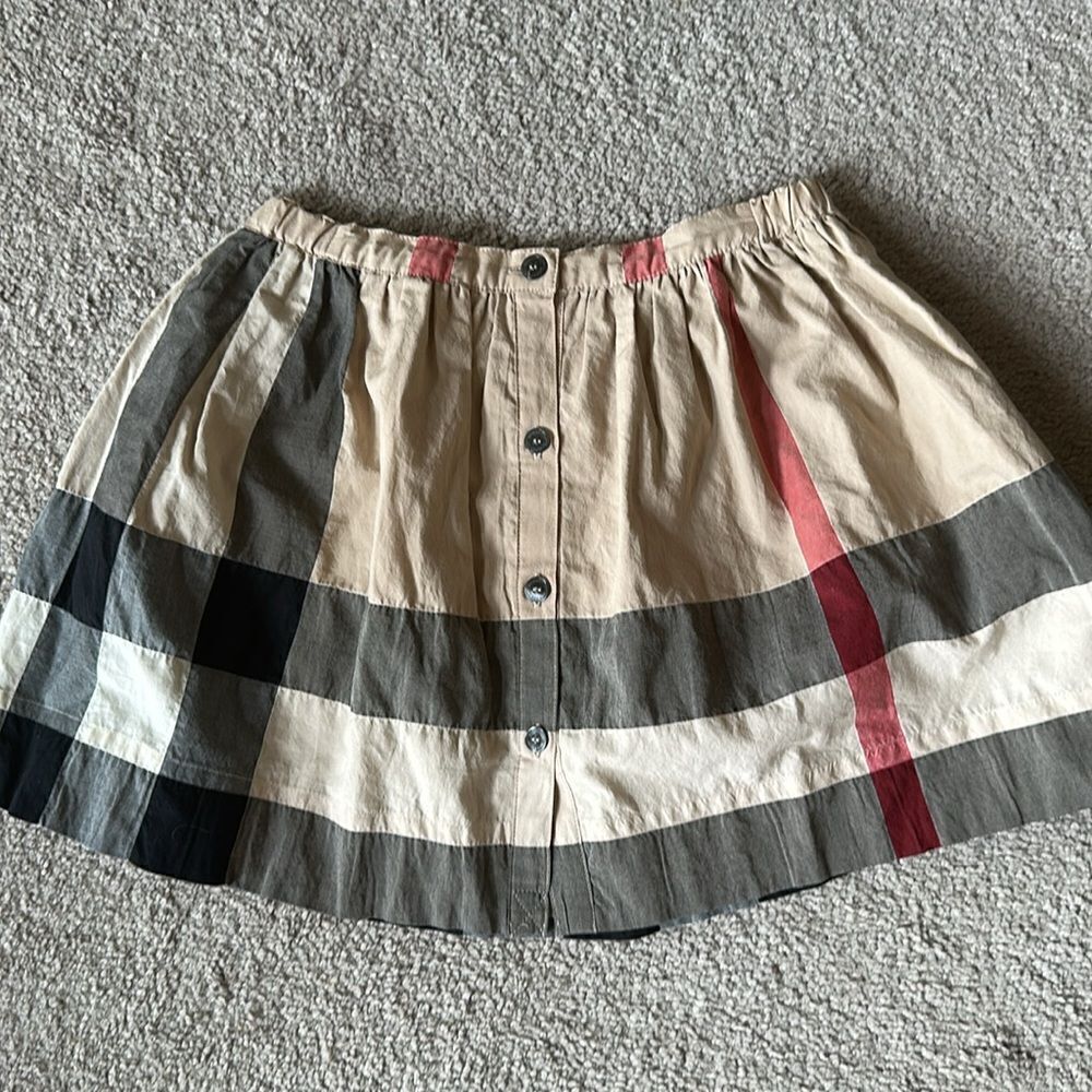 Burberry Children Button down Skirt!